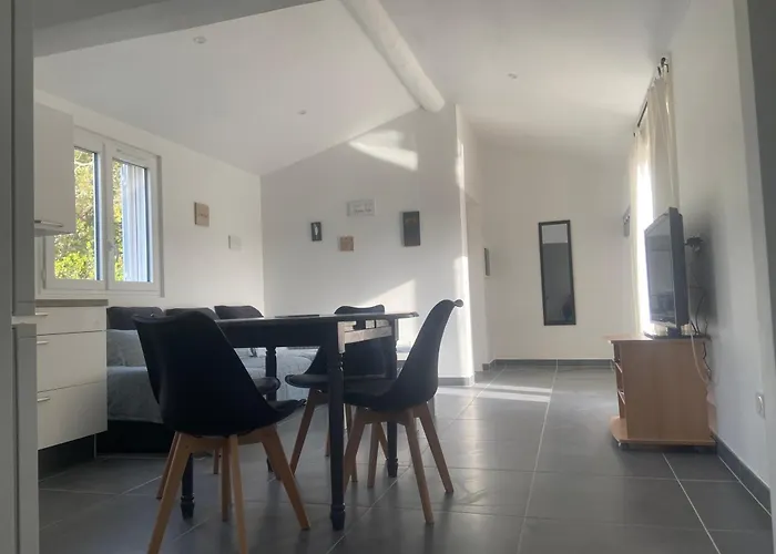 Residence Les Jardins De Sainte-Lucie 